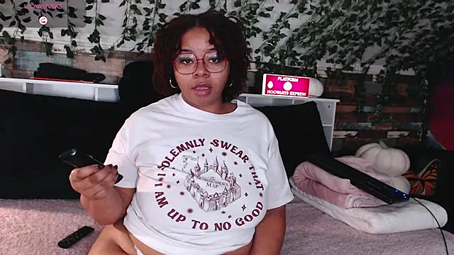 -khayaparker online show from December 22, 2024, 11:11 am