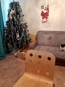 LazyTanukii online show from December 18, 2024, 3:58 am