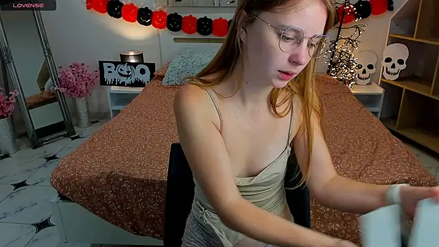 CharmedDoll online show from October 18, 2025, 12:28 pm