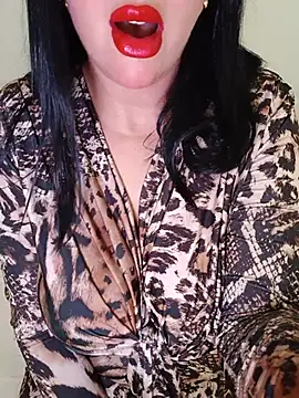 Snapshot of Queen_sousou chatting on May 31, 2026, 7:37 pm Queen sousou online show from May 31, 2026, 7:37 pm