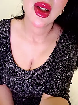 Snapshot of Queen_sousou chatting on June 6, 2026, 11:20 pm Queen sousou online show from June 6, 2026, 11:20 pm