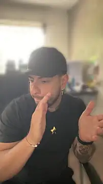 Snapshot of dereck_fiore chatting on July 29, 2026, 4:05 pm dereck fiore online show from July 29, 2026, 4:05 pm