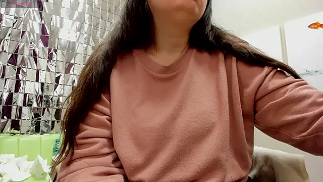 BattyMoll online show from March 6, 2025, 3:24 pm