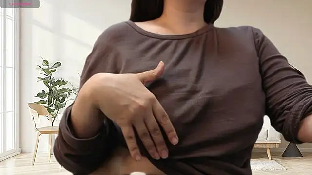 BattyMoll online show from October 30, 2025, 3:24 pm