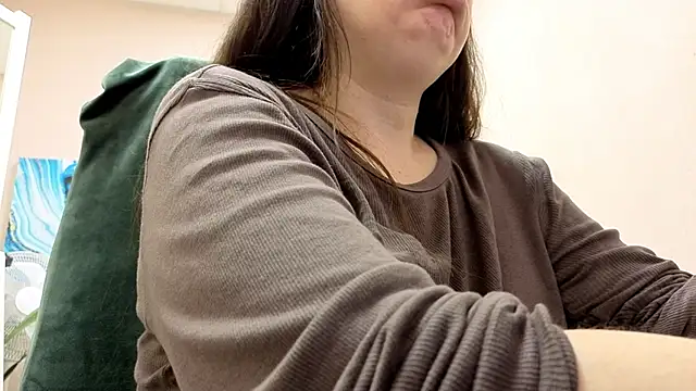 BattyMoll online show from November 9, 2025, 3:32 pm