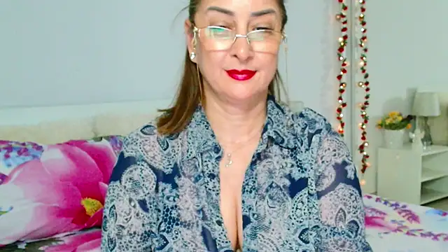 Snapshot of Tyana40 chatting on May 15, 2026, 11:01 pm Tyana40 online show from May 15, 2026, 11:01 pm