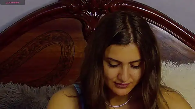 NicolePlay online show from November 6, 2025, 6:25 am