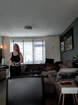 Snapshot of NaomiAndFriends chatting on April 2, 2026, 7:50 am NaomiAndFriends online show from April 2, 2026, 7:50 am