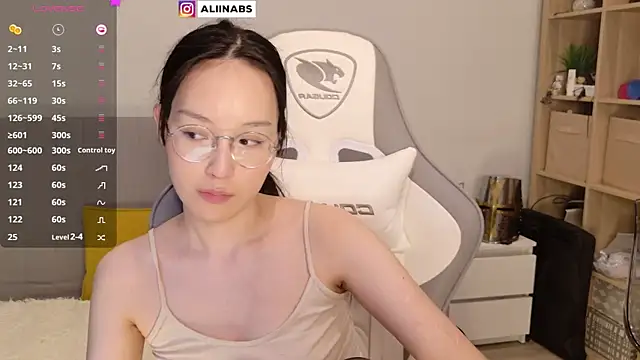 aliiiiiina online show from January 21, 2025, 10:52 am