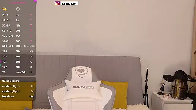 aliiiiiina online show from January 25, 2025, 2:58 am