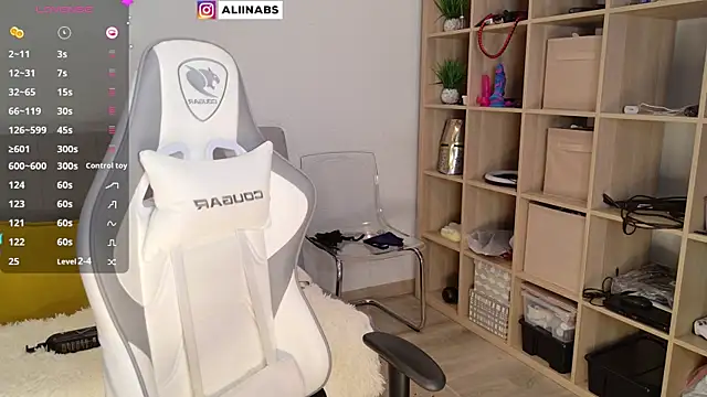 aliiiiiina online show from February 9, 2025, 8:45 pm