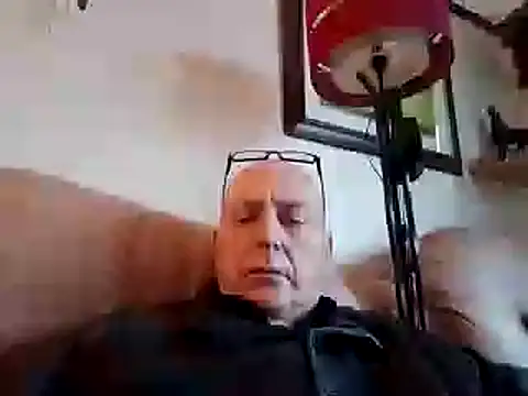 keeenn11 online show from February 13, 2025, 8:17 am