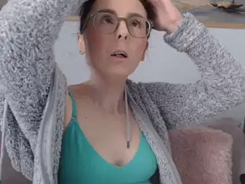 cleophee online show from February 20, 2025, 10:05 am