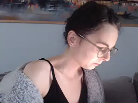 cleophee online show from March 4, 2025, 12:33 pm