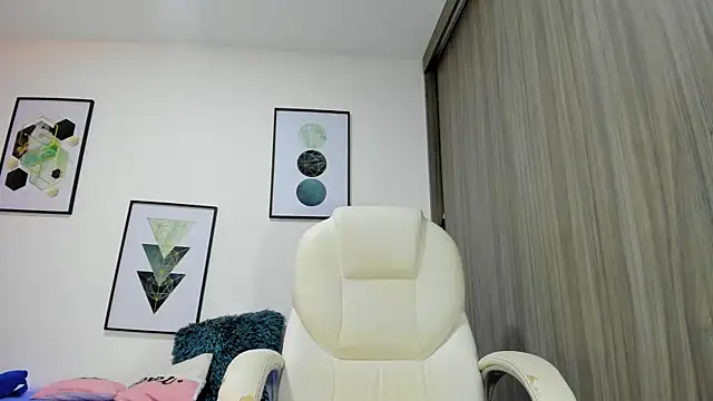 Snapshot of Paty37 chatting on May 4, 2026, 11:34 pm Paty37 online show from May 4, 2026, 11:34 pm