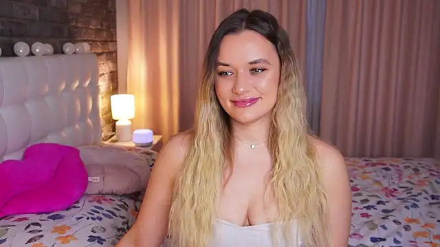 starrydoll online show from March 15, 2025, 2:34 pm