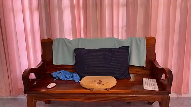 Raamoss online show from March 18, 2026, 6:16 am