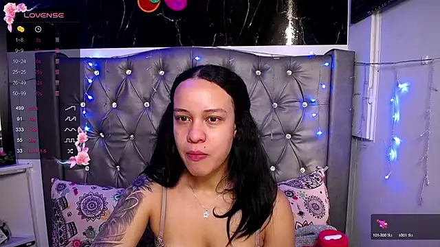 LAILAGUMMY online show from December 21, 2024, 12:27 pm