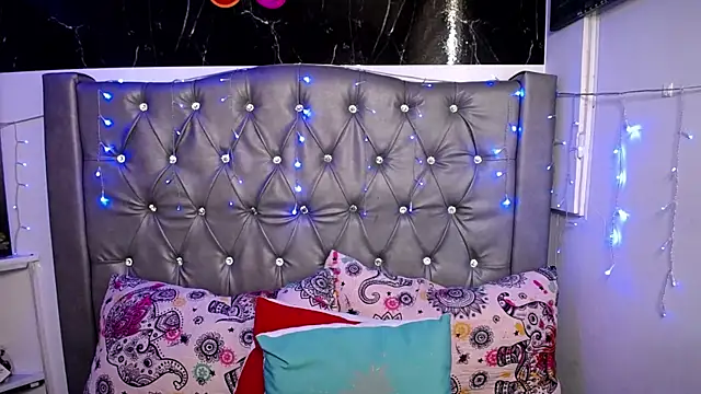 LAILAGUMMY online show from January 20, 2025, 5:37 pm