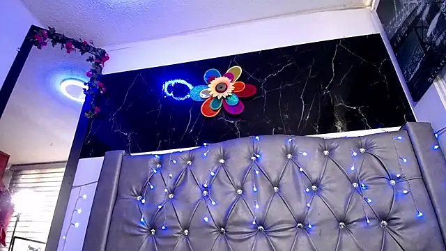 LAILAGUMMY online show from February 10, 2025, 6:24 pm