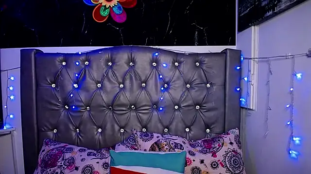 LAILAGUMMY online show from February 15, 2025, 11:28 am