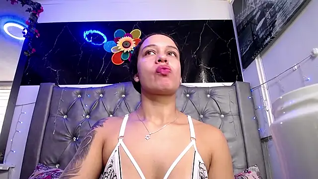 LAILAGUMMY online show from February 28, 2025, 3:15 pm