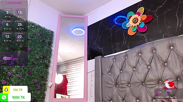 LAILAGUMMY online show from December 22, 2025, 3:31 pm