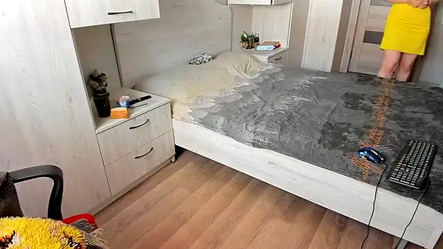 DUSSY PUSSY online show from April 22, 2026, 4:15 am