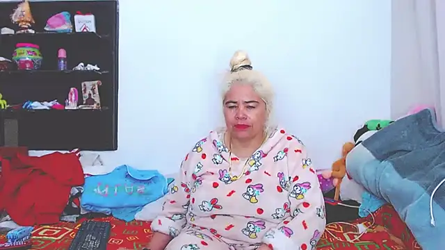 estrellita fugaz16x online show from January 3, 2025, 3:27 am