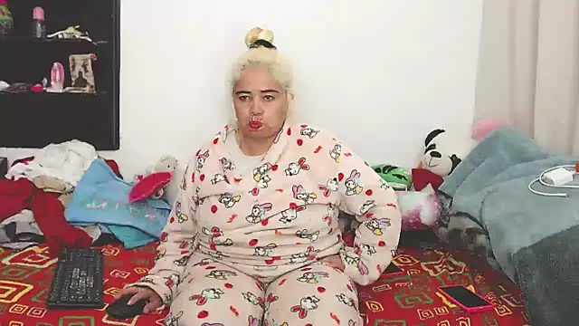 estrellita fugaz16x online show from January 4, 2025, 5:05 am