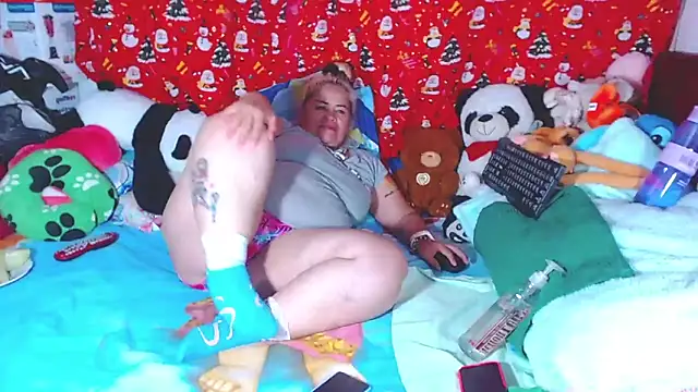 estrellita fugaz16x online show from April 11, 2026, 5:45 am