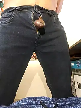 Snapshot of captain_juicyprecum chatting on December 4, 2024, 4:43 am captain juicyprecum online show from December 4, 2024, 4:43 am