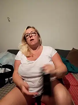 winniess40 online show from April 18, 2026, 2:48 am