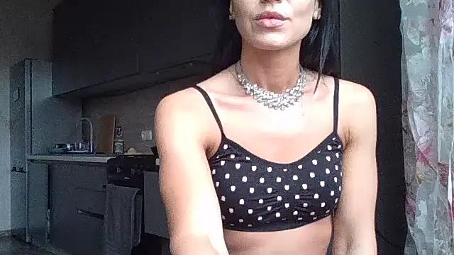 JulianaGold1 online show from February 27, 2025, 2:43 pm