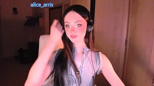 Alice  Aris online show from March 27, 2026, 3:45 pm