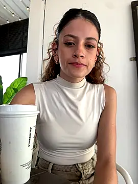 alana15 online show from December 4, 2025, 9:12 pm