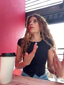 alana15 online show from April 9, 2026, 9:09 pm