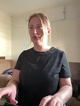 AlisaWhite online show from April 24, 2026, 3:03 pm