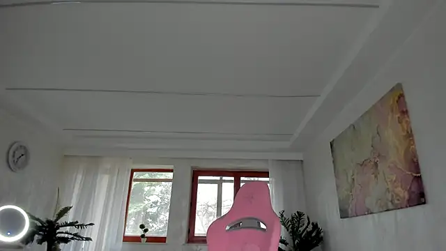 TiffanyHouston  online show from March 17, 2025, 2:01 pm