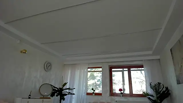 TiffanyHouston  online show from March 21, 2025, 8:06 am