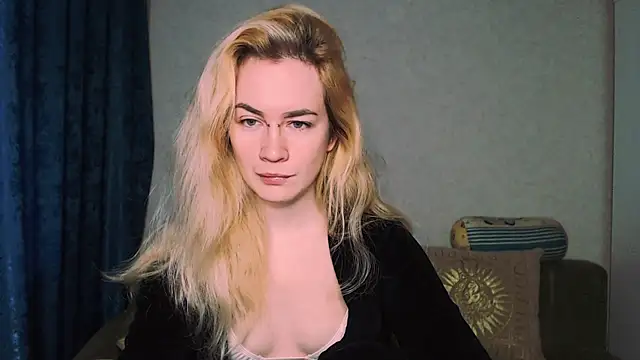 xxxcharismaaa online show from December 13, 2024, 6:31 am