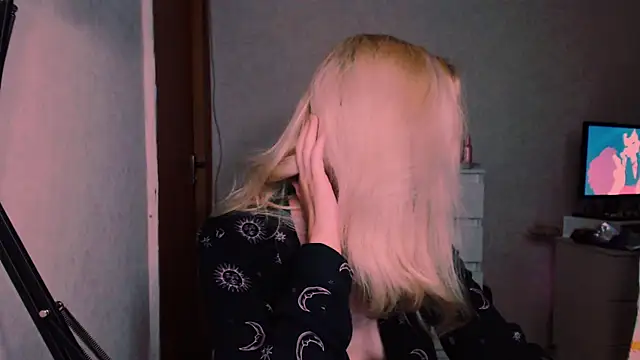 xxxcharismaaa online show from September 14, 2025, 3:05 am