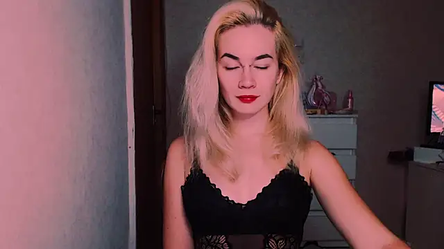 xxxcharismaaa online show from October 22, 2025, 6:40 pm