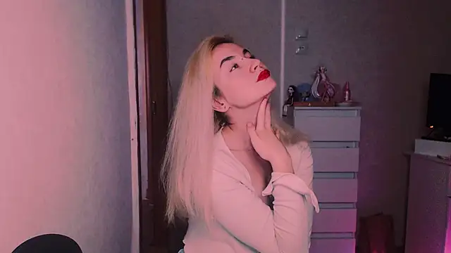 xxxcharismaaa online show from November 1, 2025, 7:21 am