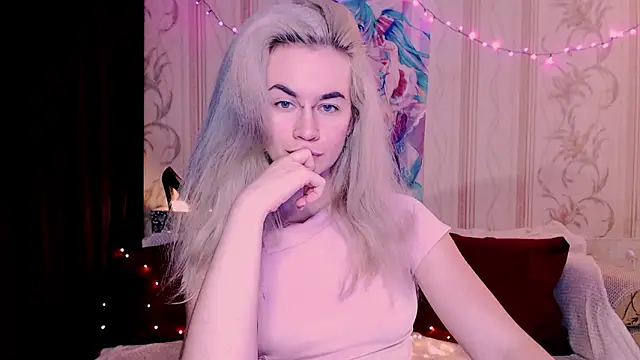 xxxcharismaaa online show from March 6, 2026, 11:12 pm