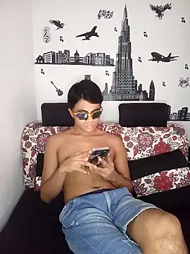 pinedasex777 online show from February 17, 2025, 8:36 pm