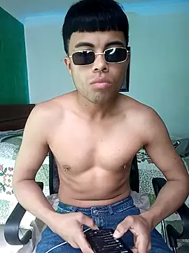 pinedasex777 online show from September 11, 2025, 1:33 pm