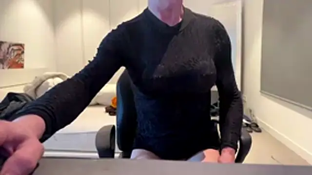 pocker498 online show from April 4, 2026, 9:18 am