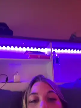 chloetease online show from March 9, 2025, 2:43 pm