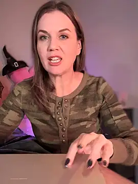 MaiseKnox online show from October 11, 2025, 11:47 pm